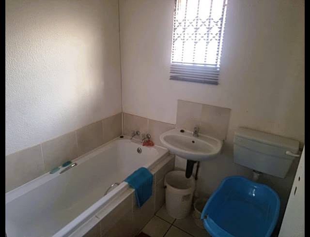 2 BEDROOM HOUSE FOR SALE IN STRETFORD